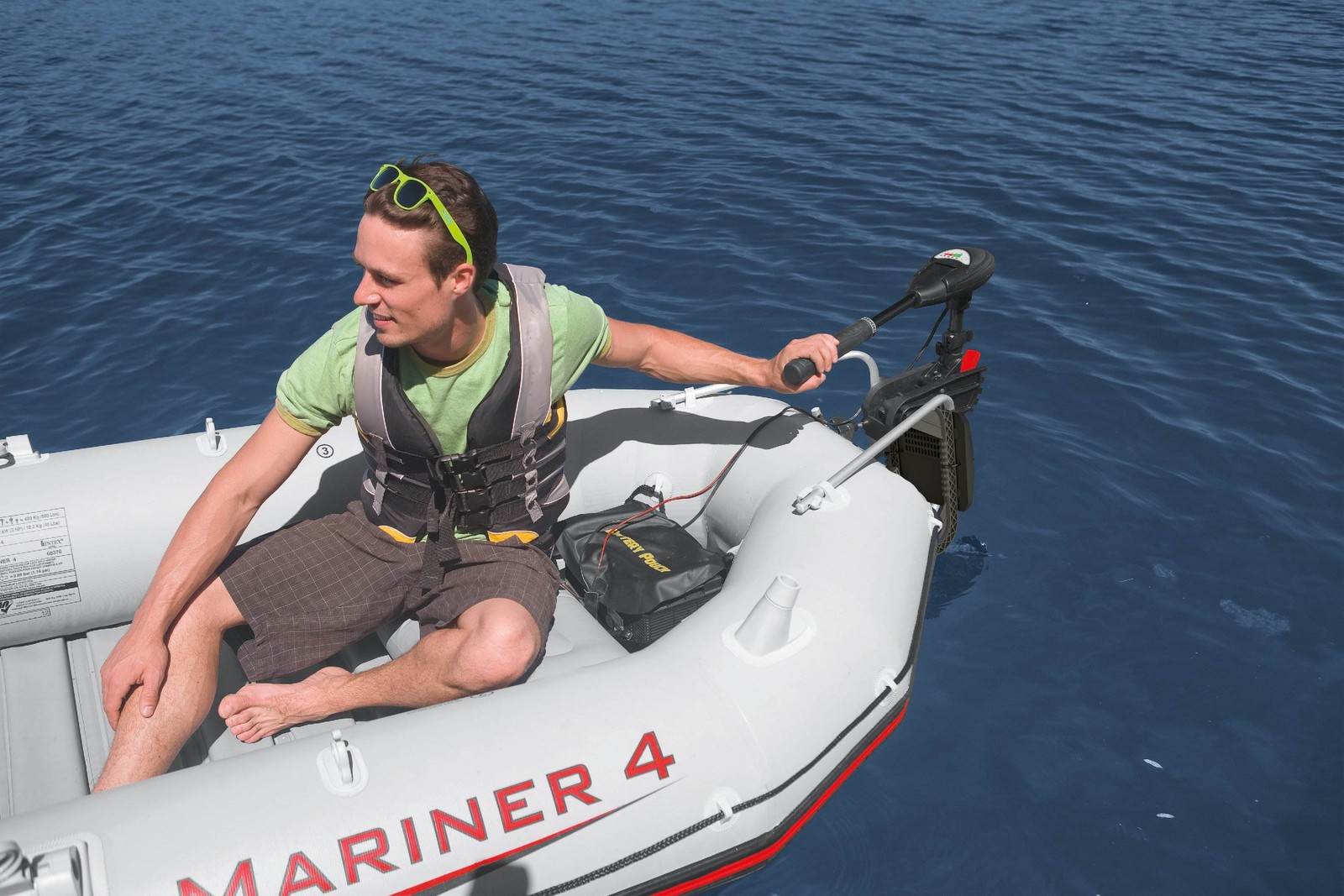 Intex Mariner 3 Person Inflatable Dinghy Boat & Oars Set + Boat Motor Mount Kit