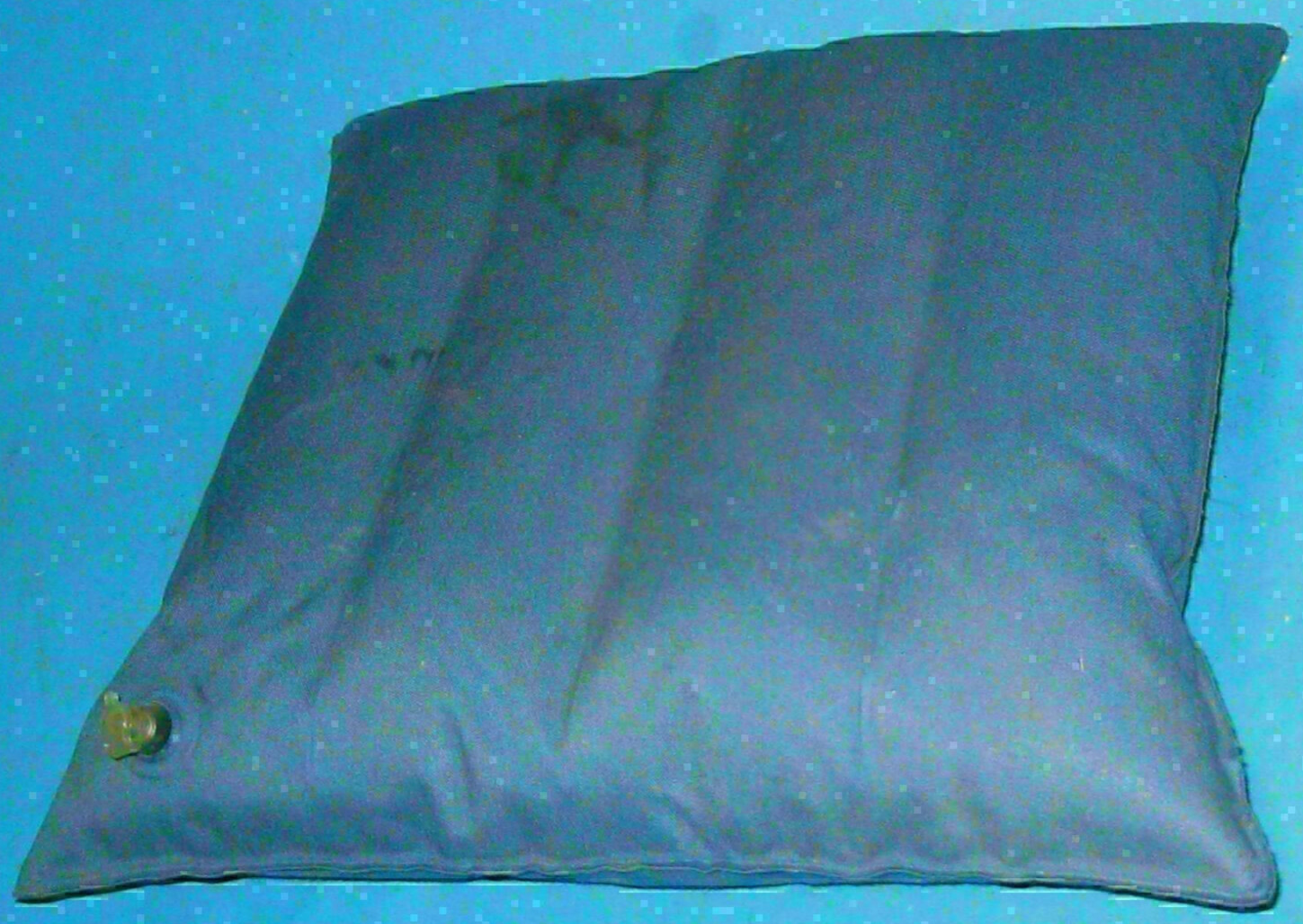 Vintage BLUE Mini SMALL Canvas RAFT PILLOW BLOW UP 60’S camping 15″ X 14″ 5w6