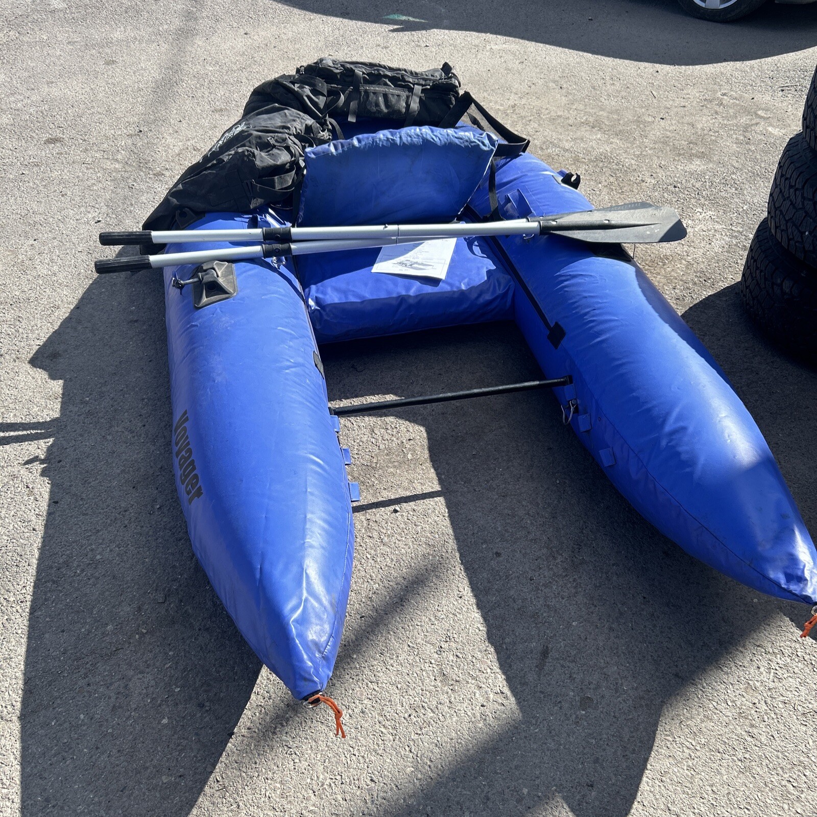 The Creek Company Voyager Frameless Pontoon w/ Pump Oars Bag ++