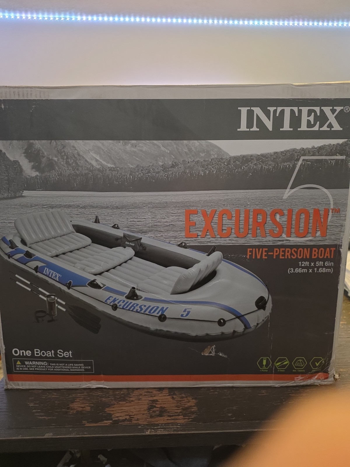 NEW Intex 68325EP Excursion 5 Person Boat Set