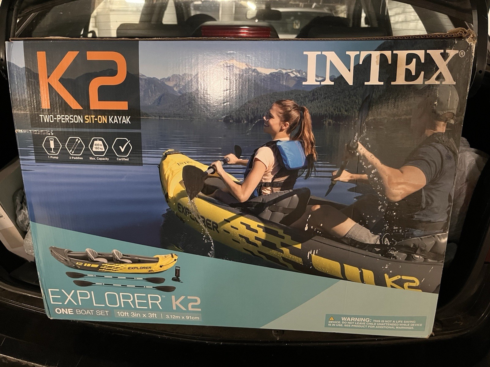 2-PERSON KAYAK WITH ACCESSORIES AND LIFE JACKETS!