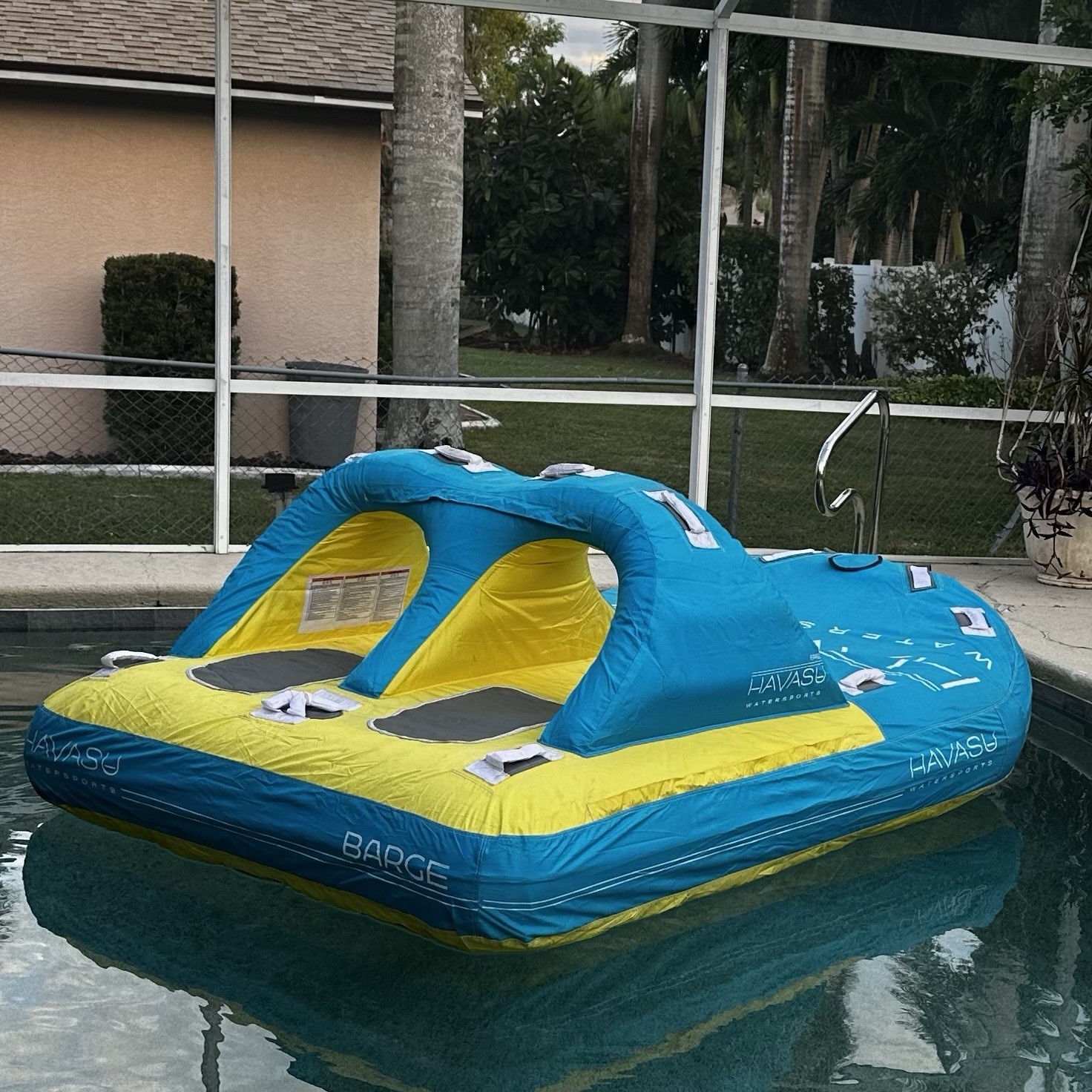 4 Person Towable Tube Boat Water Sport Floating Lounge Raft 510 lb w/Pump & Rope