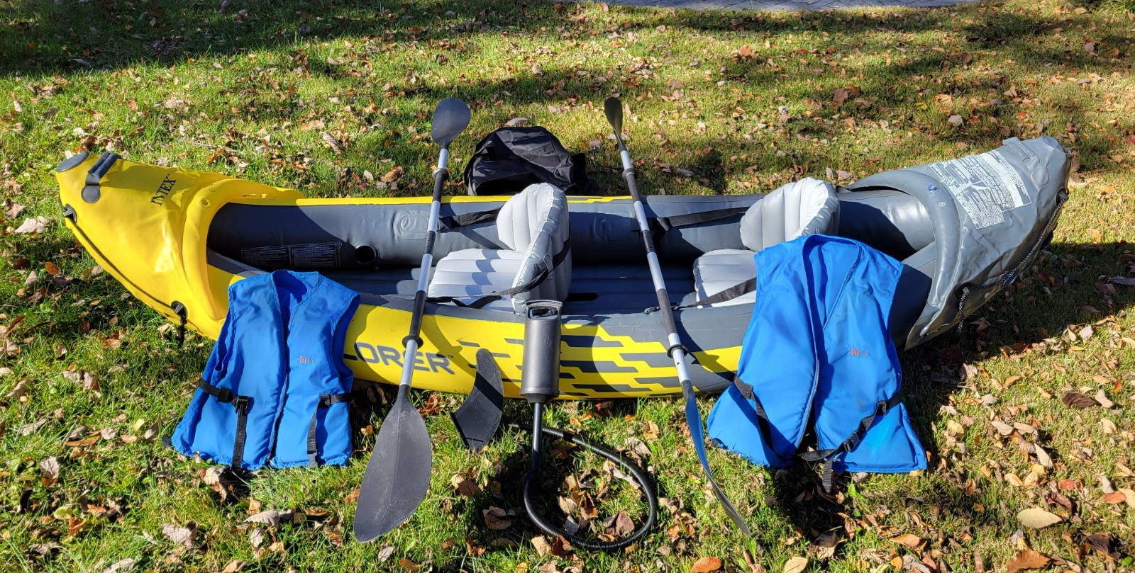 Intex Explorer K2 Inflatable Kayak – 2 Person (very good, 2 life preservers)