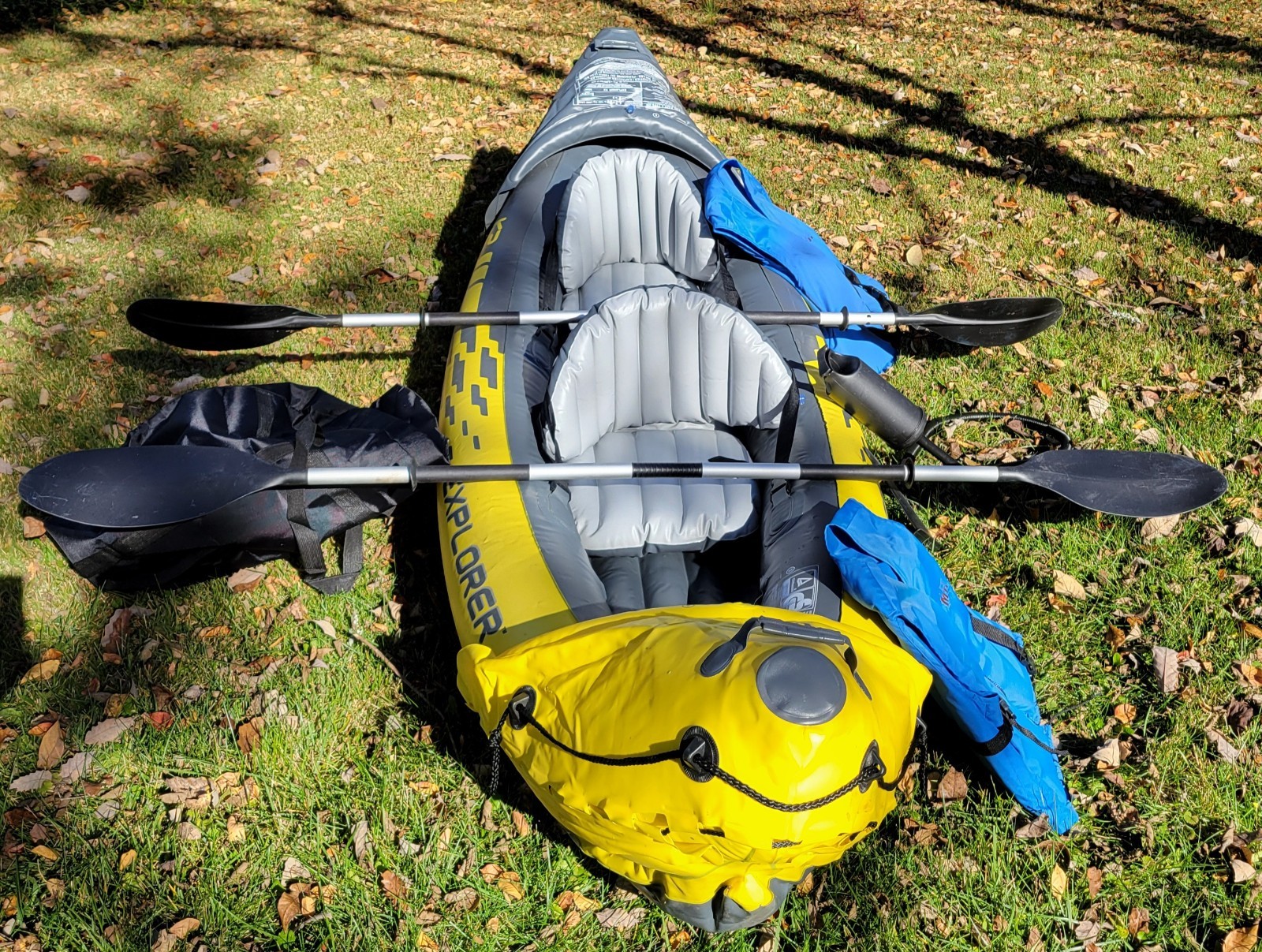 Intex Explorer K2 Inflatable Kayak – 2 Person (very good, 2 life preservers)