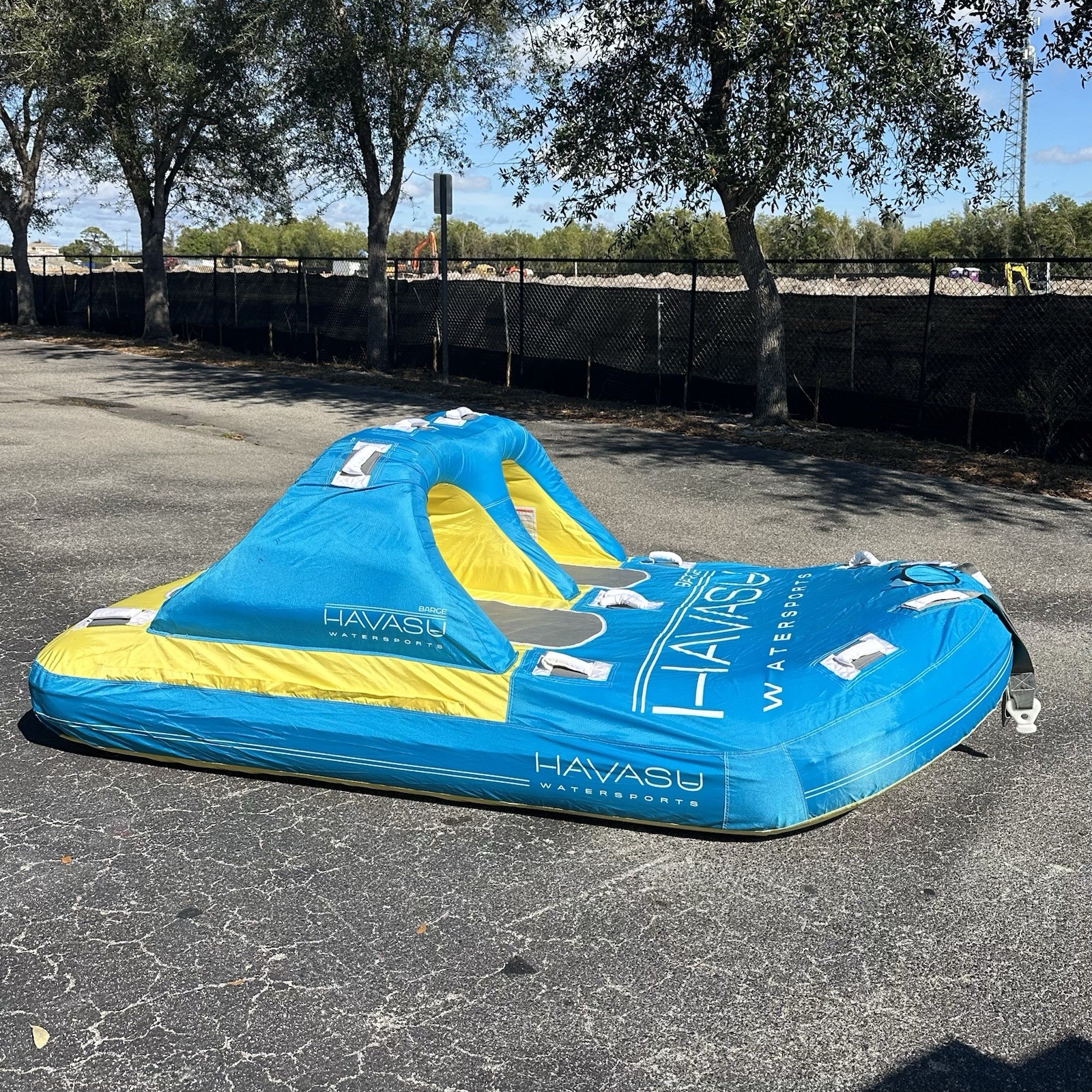 4 Person Towable Tube Boat Water Sport Floating Lounge Raft 510 lb w/Pump & Rope