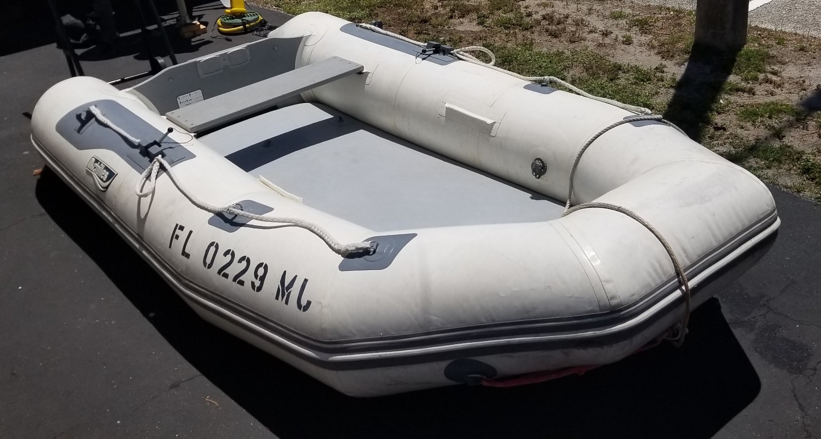 Dinghy / Tender Boat / Raft / Skiff: INFLATABLE (Hypalon material): 9’6″ long