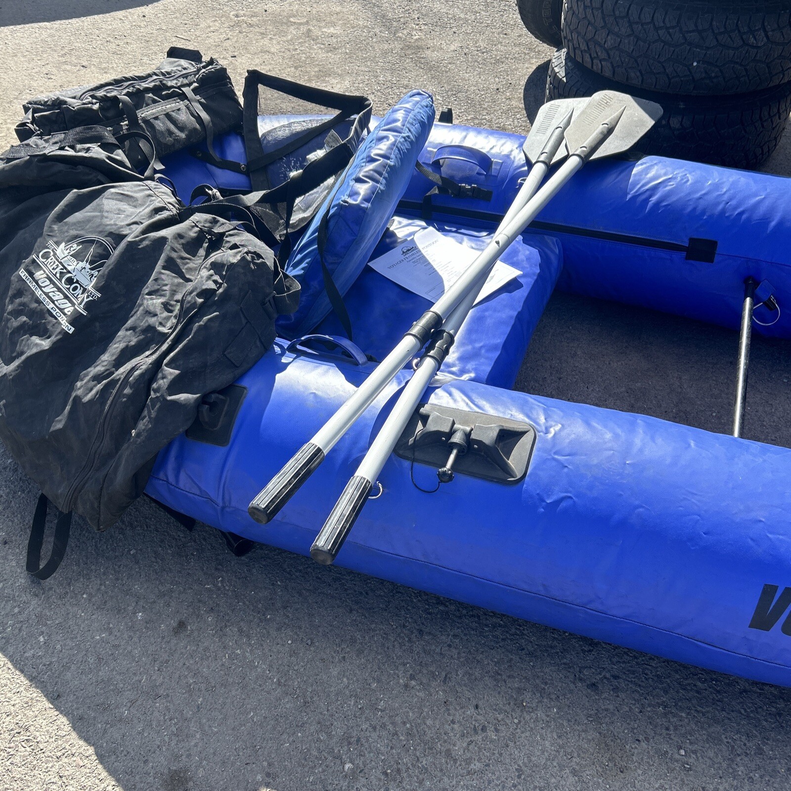 The Creek Company Voyager Frameless Pontoon w/ Pump Oars Bag ++