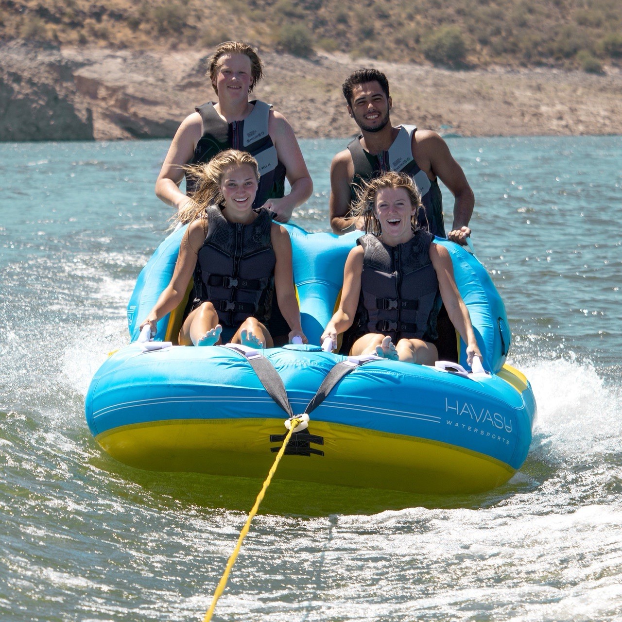 4 Person Towable Tube Boat Water Sport Floating Lounge Raft 510 lb w/Pump & Rope