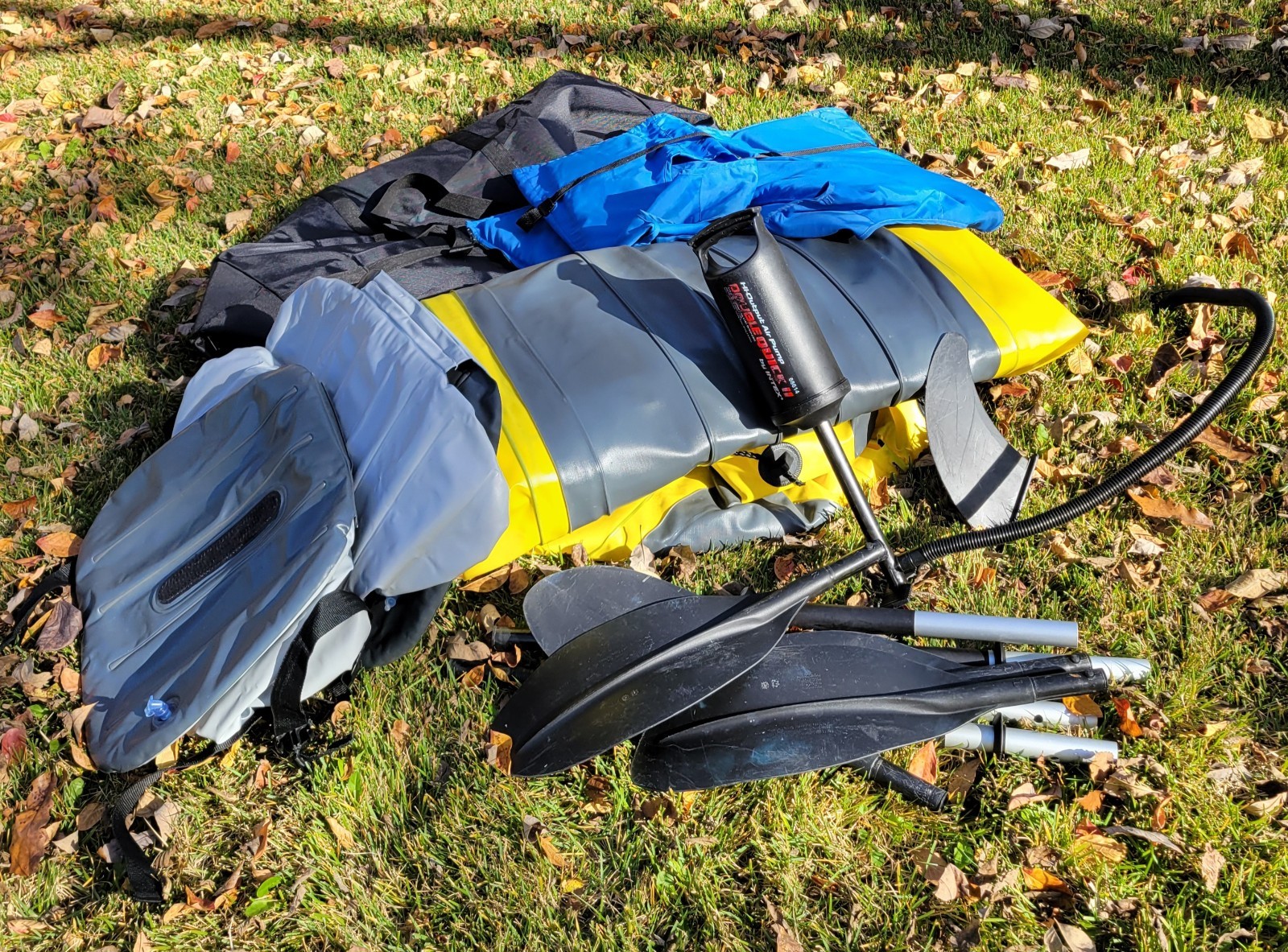 Intex Explorer K2 Inflatable Kayak – 2 Person (very good, 2 life preservers)
