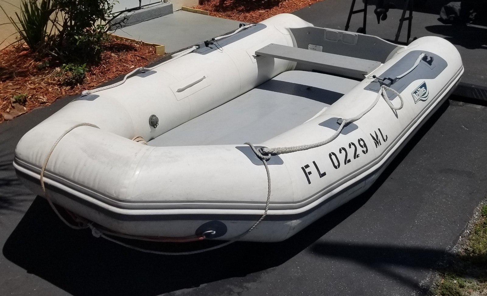 Dinghy / Tender Boat / Raft / Skiff: INFLATABLE (Hypalon material): 9’6″ long