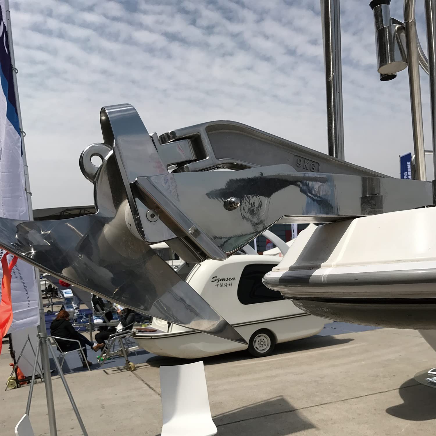Shenghuiss 316 Stainless Steel Hinged Self Launching Bow Anchor Roller Pivoting