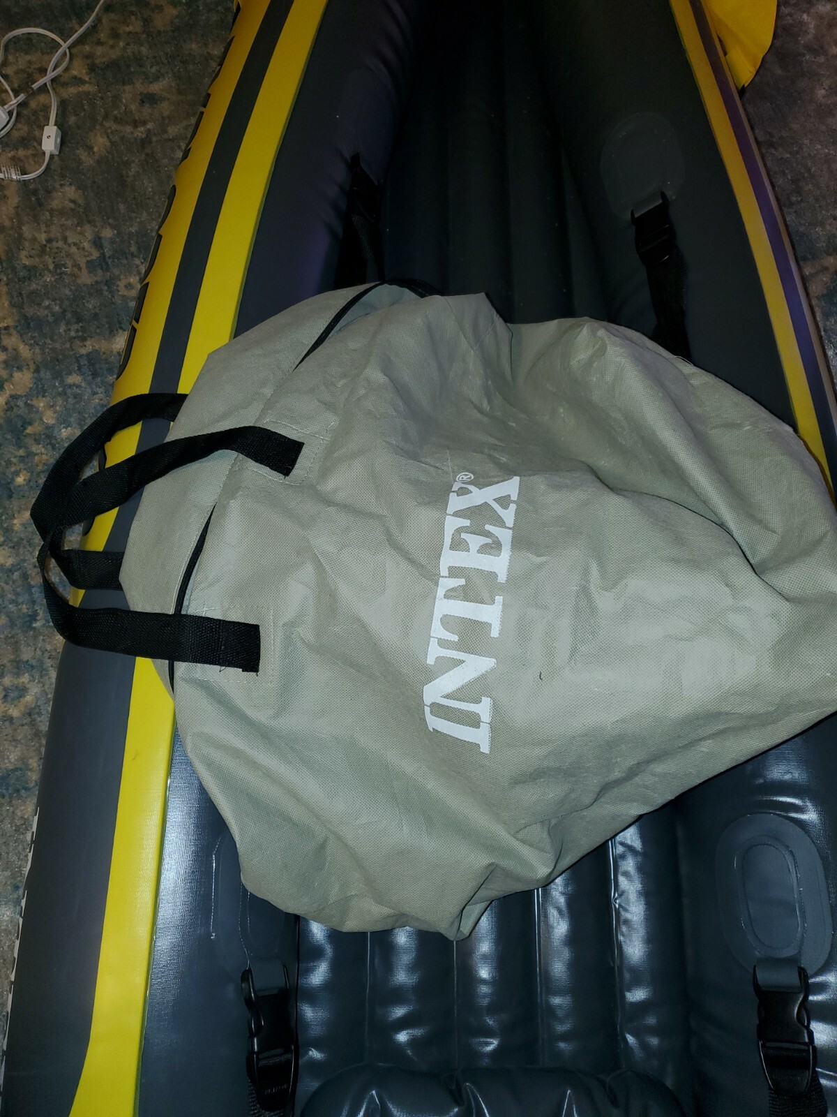 🥳🥳🥳Intex Explorer K2 Kayak, 2-Person Inflatable Kayak Set with pump.