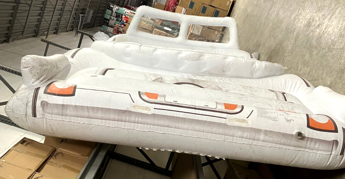 Member’s Mark White Inflatable Convertible Cruiser 6-Person Capacity New L2884
