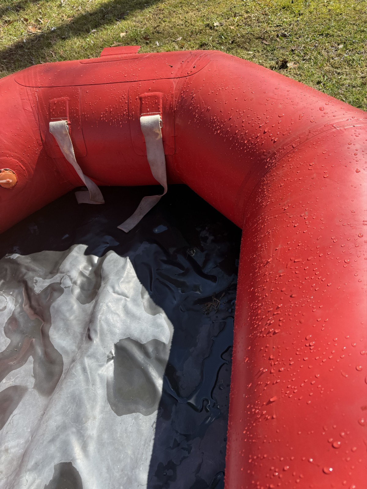 Achilles Inflatable Dinghy 9’8″ x 4’10», Threaded Oar Pins (No Oars)
