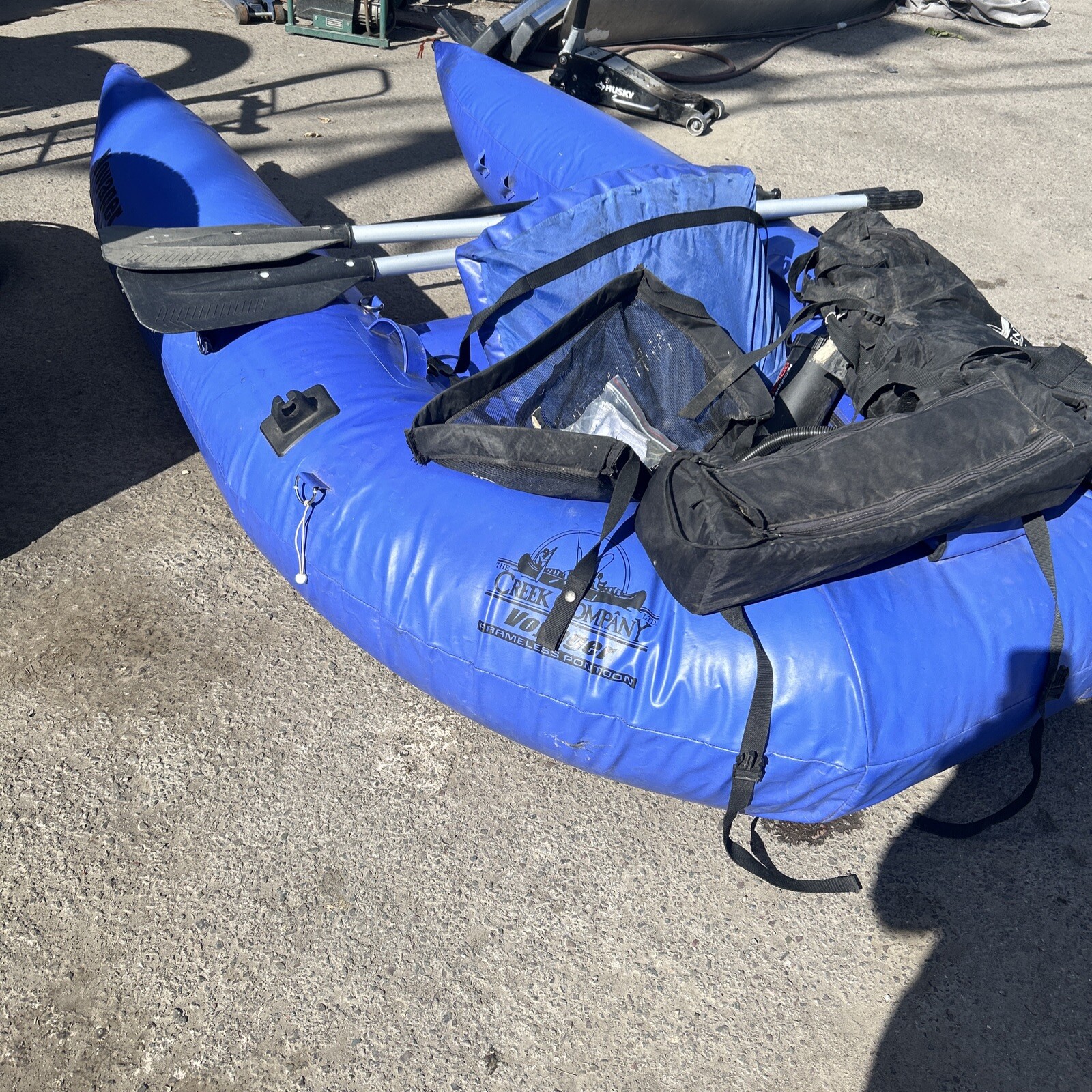The Creek Company Voyager Frameless Pontoon w/ Pump Oars Bag ++