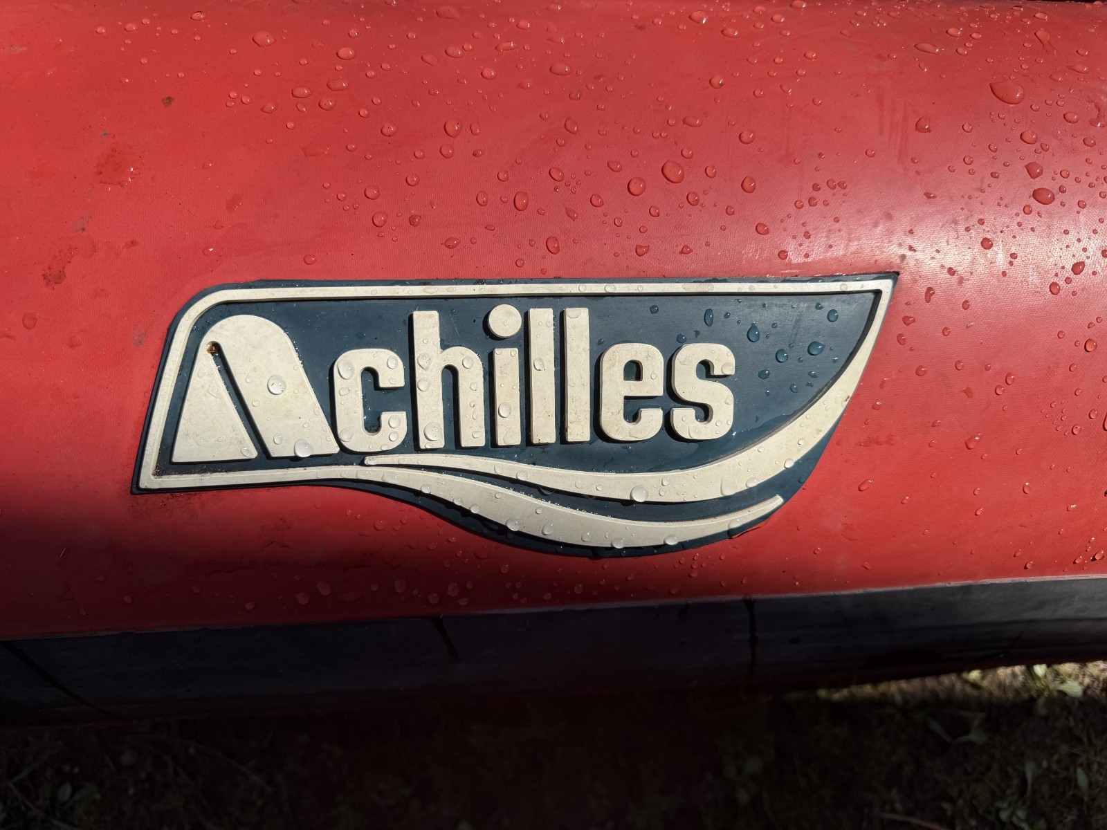 Achilles Inflatable Dinghy 9’8″ x 4’10», Threaded Oar Pins (No Oars)